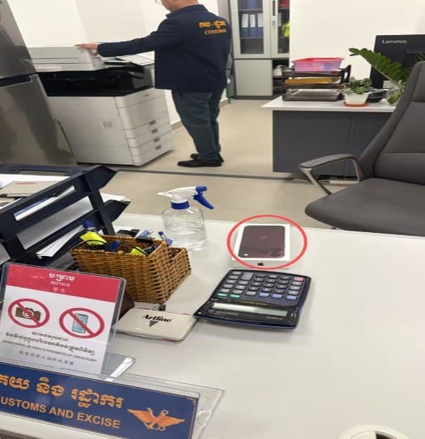 Cambodia Affairs|Bringing a New iPhone into Phnom Penh Incurs a $100 Customs Duty