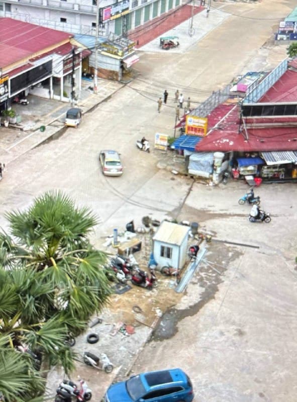 Cambodia Affairs|Bavet Alert: Authorities Conduct Door-to-Door Inspections Along Vietnam Street