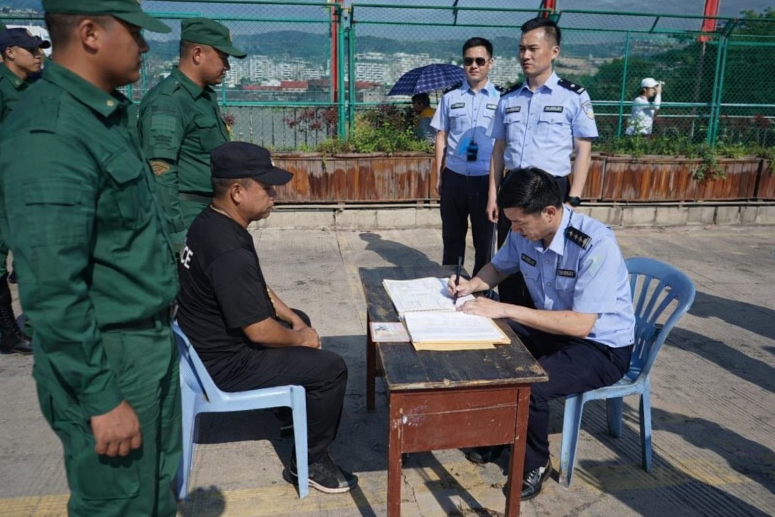 រូបភាព 2 · មីយ៉ាន់ម៉ា
